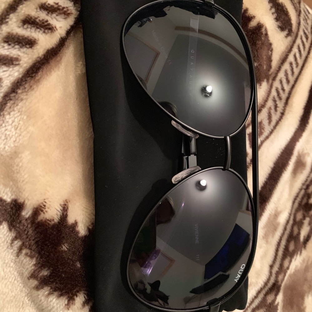 Quay Vivienne Sunglasses
